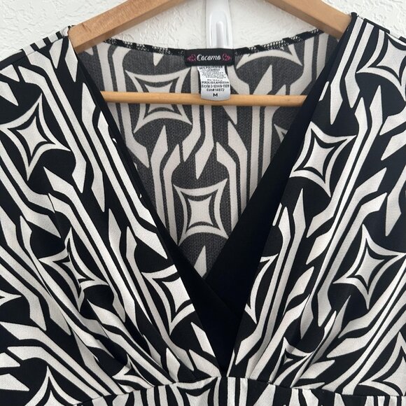Cocomo Babydoll Blouse Womens M Black Geometric Pattern 3/4 Sleeve Stretch - Picture 2 of 9